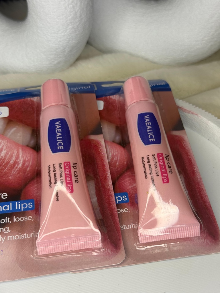 Vaealice lip balm