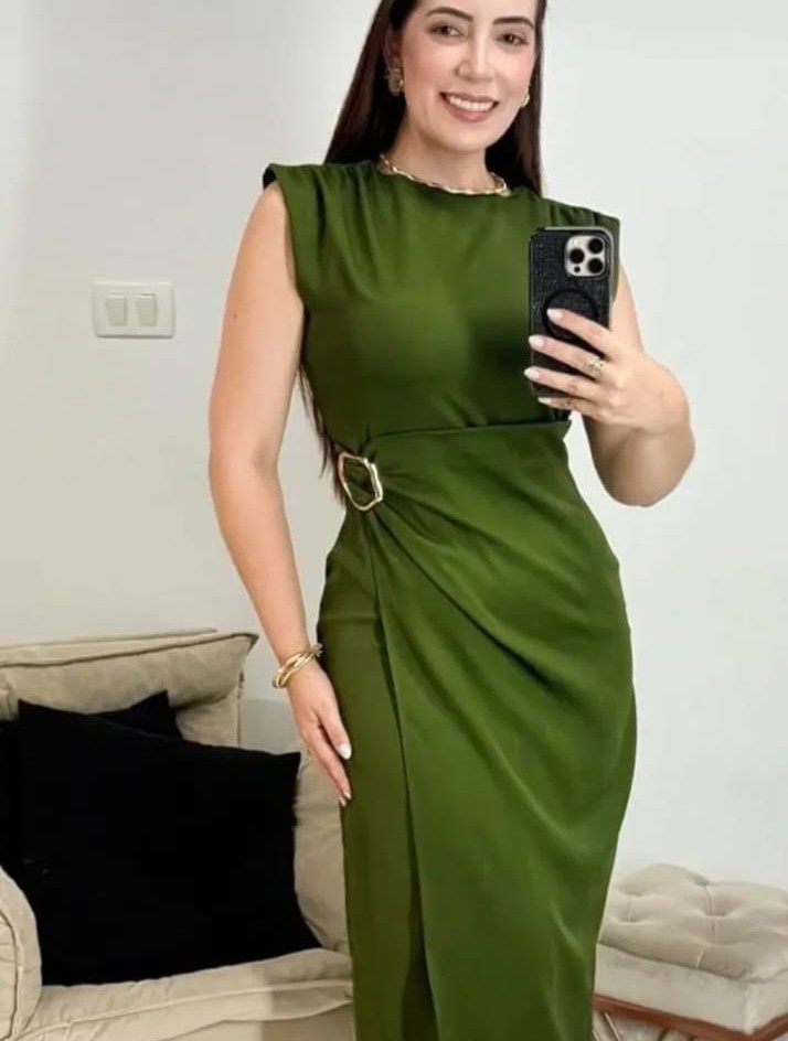 Vestido verde oliva con hebilla