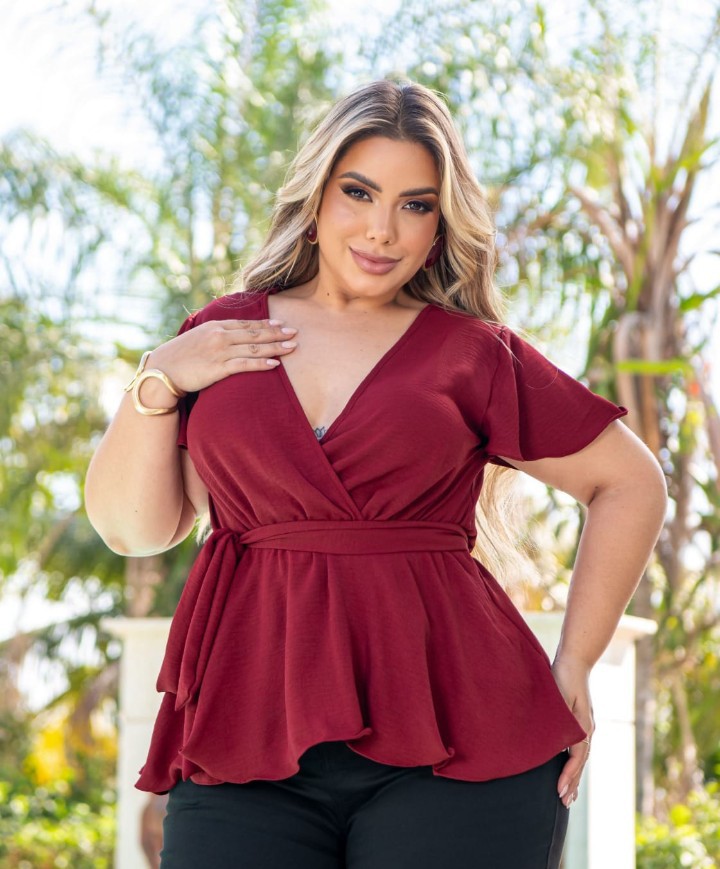 Blusa borgoña cruzada