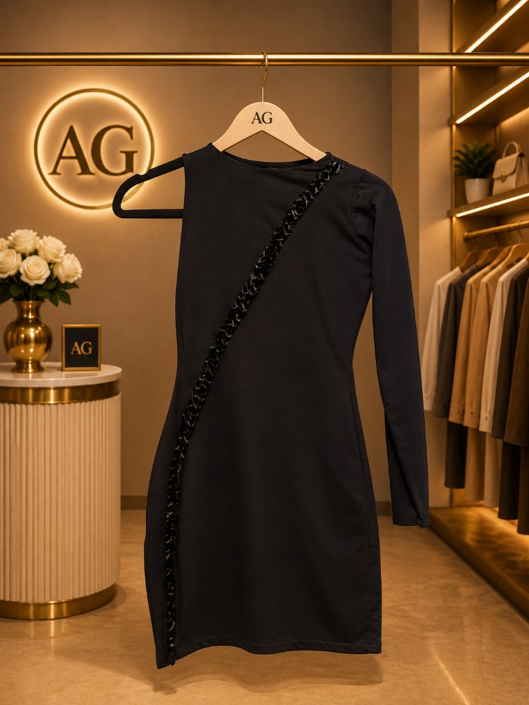 Vestido Corto Negro