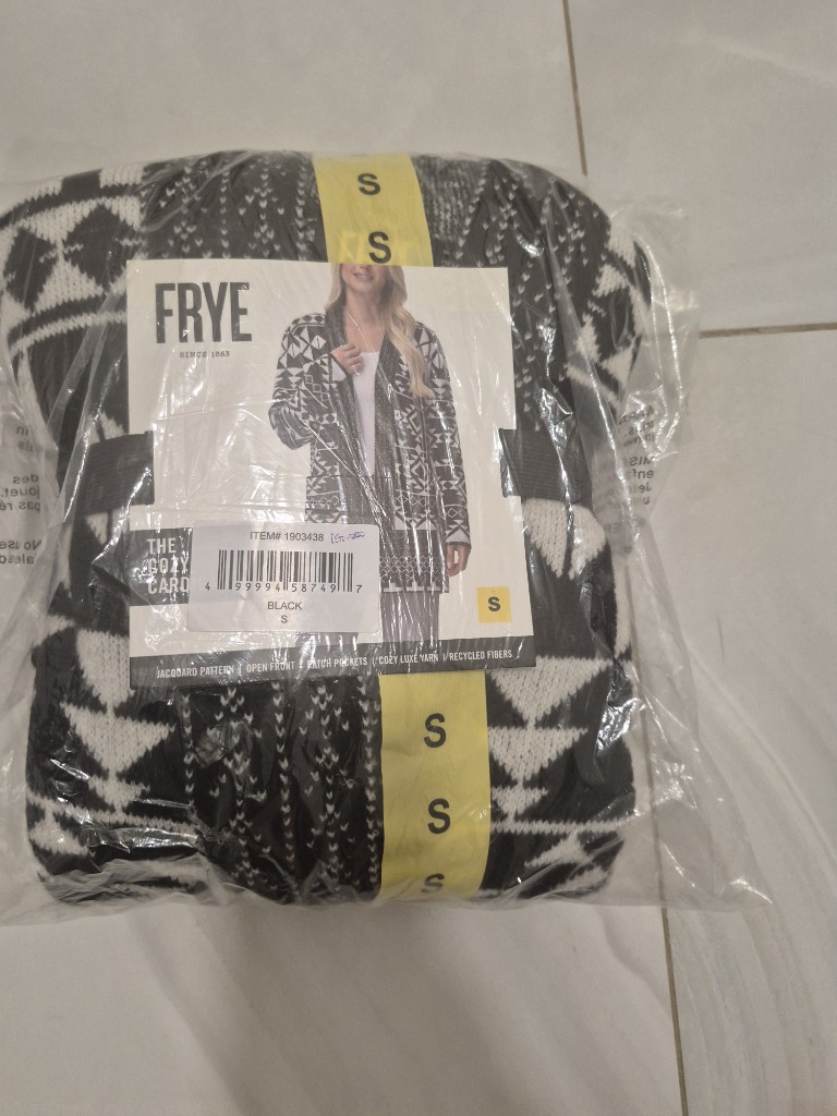 Frye cardigan negro