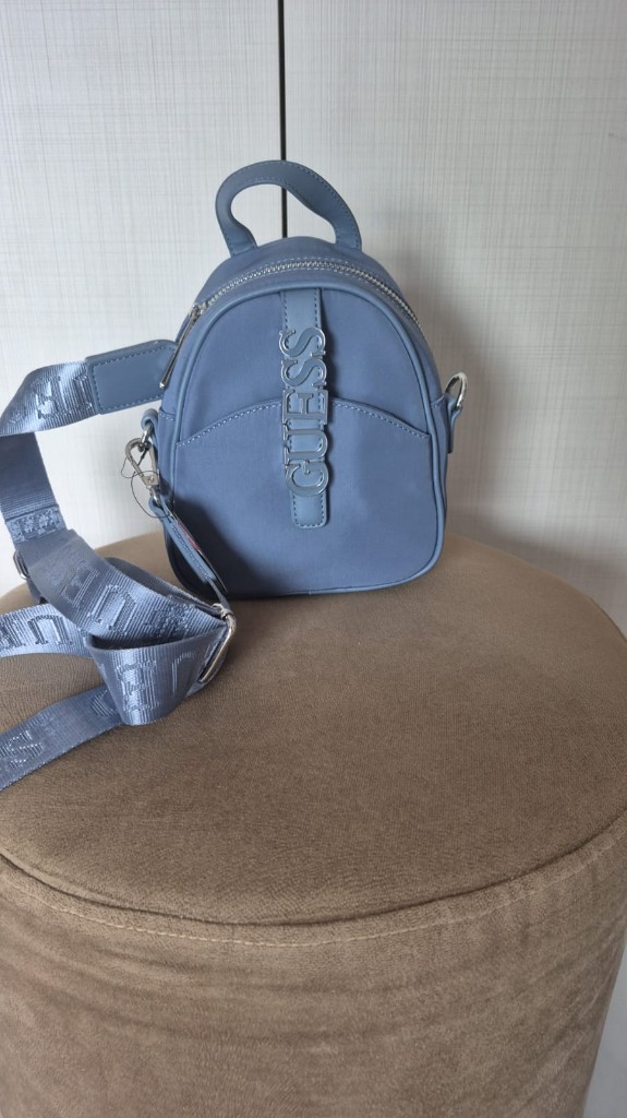 Guess mochila pequeña azul