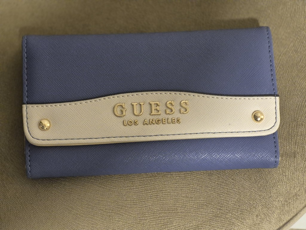 Guess billetera azul