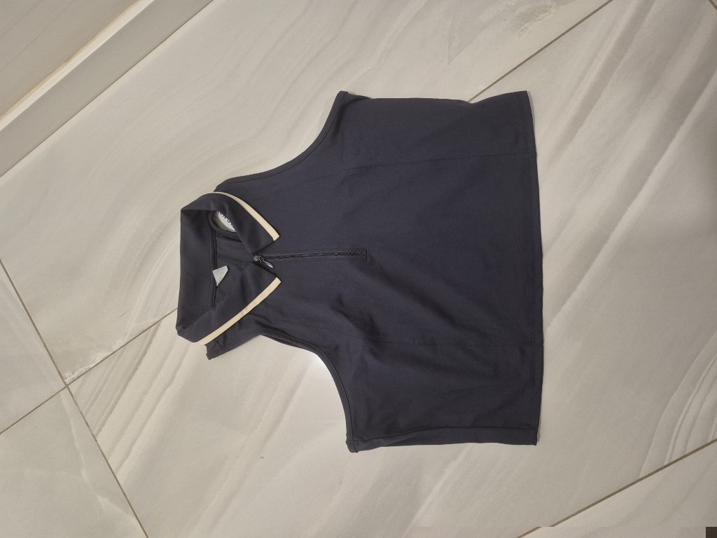 OLD NAVY Top negro cuello polo