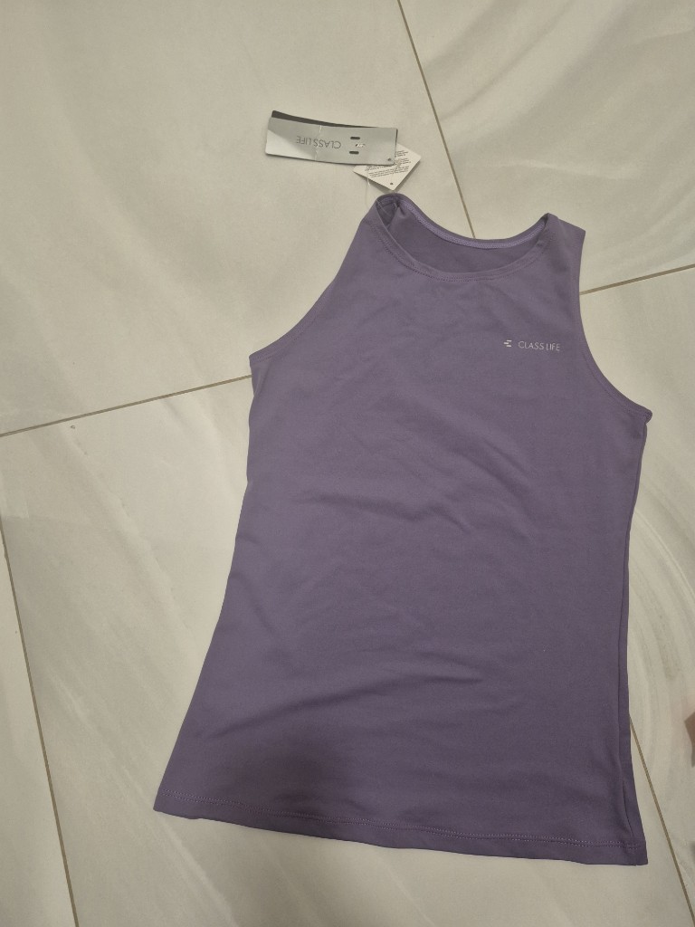 Classife remera morada deportiva