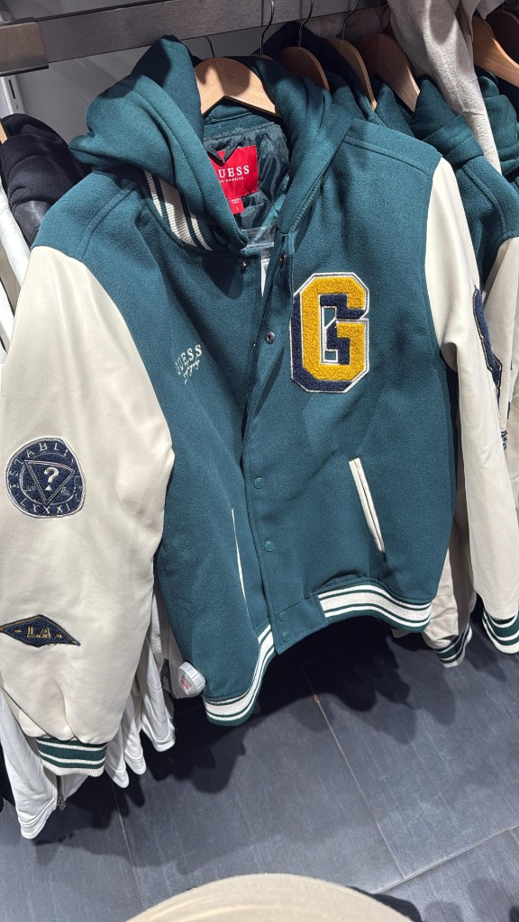 GUESS campera verde