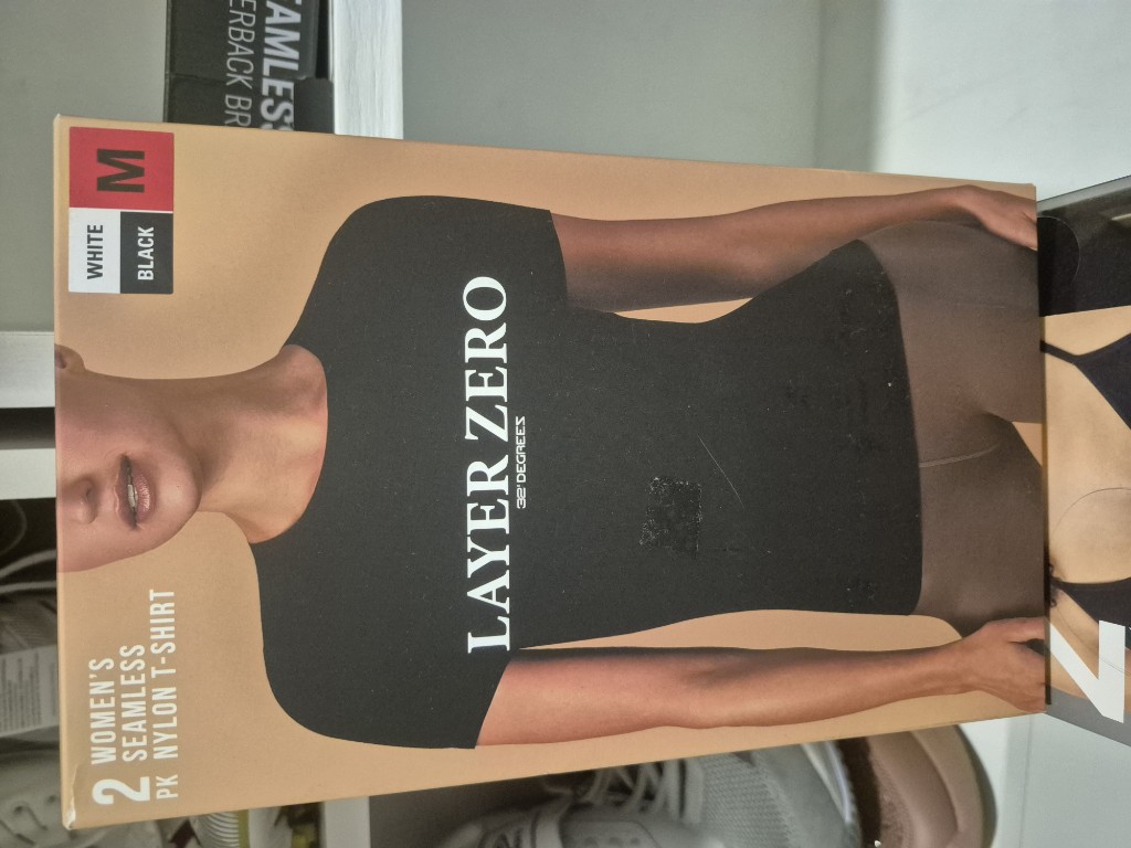 Layer Zero negra camiseta
