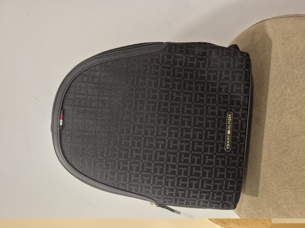 Tommy Hilfiger mochila negra