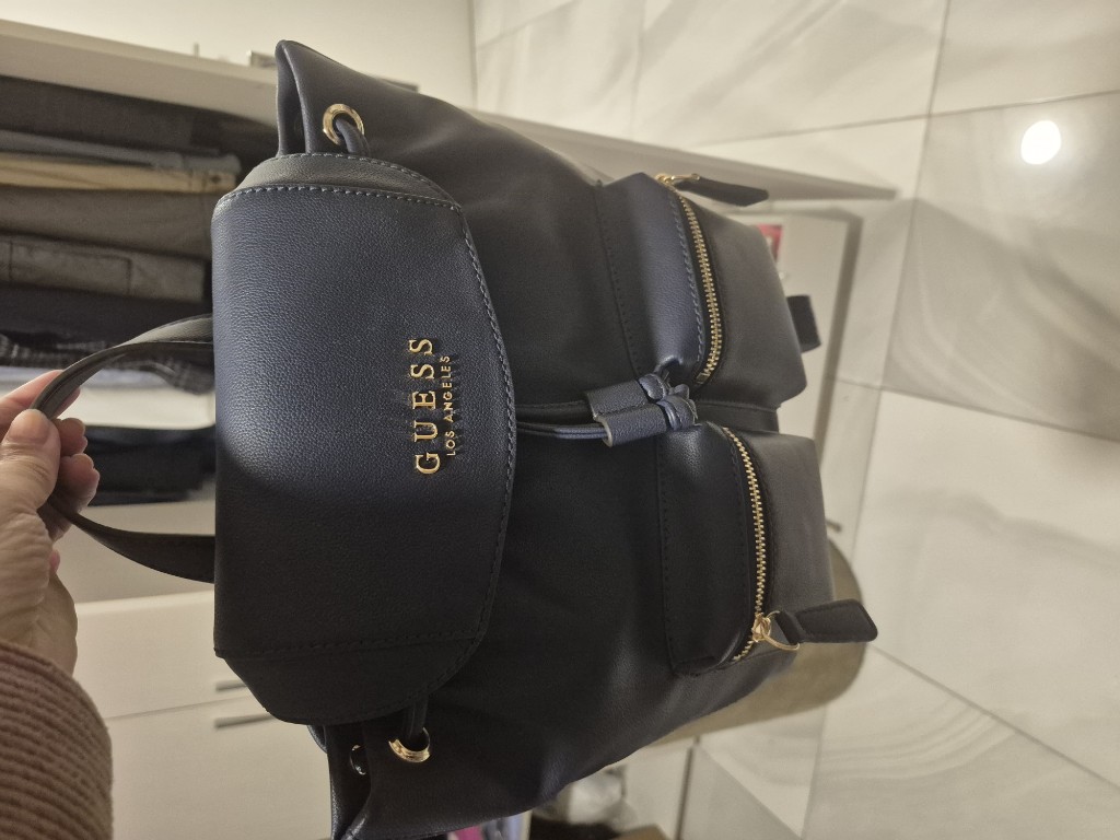 Guess mochila azul