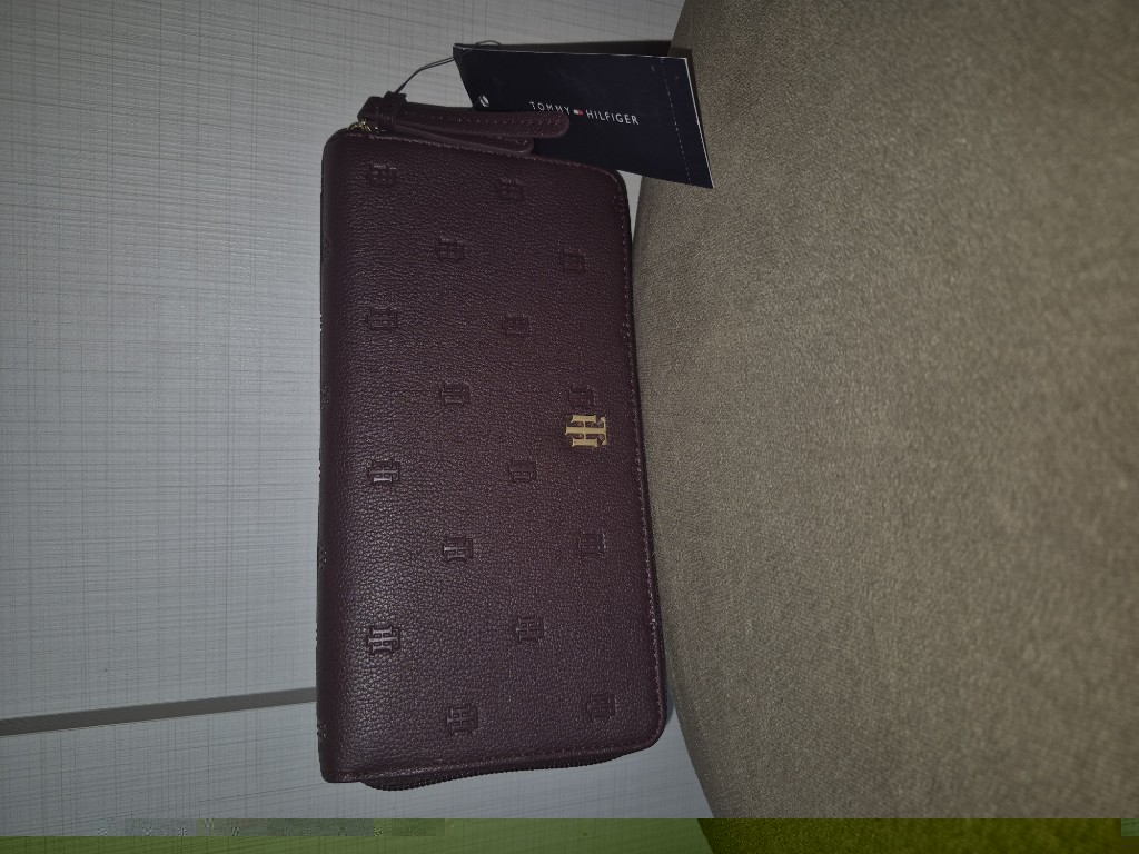 Tommy Hilfiger billetera mujer