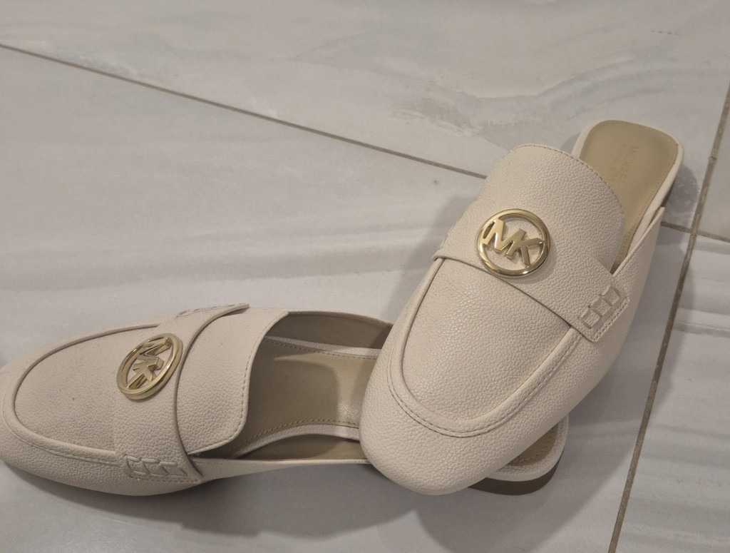 Michael Kors mules beige