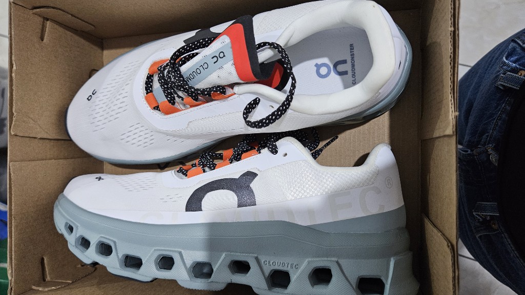 TENIS ON CLOUD BLANCO GRIS #6.5