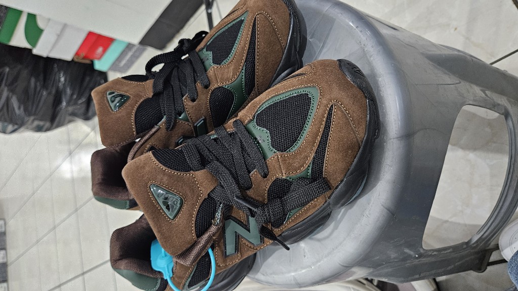 NEW BALANCE 960 CAFE VERDE MILITAR NEGRO #7
