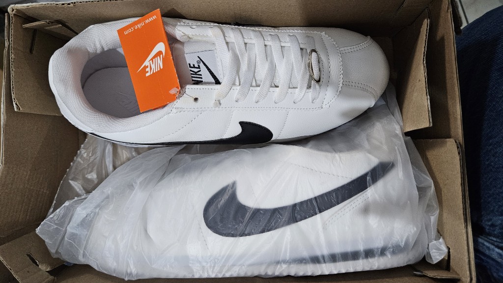 NIKE CORTES BLANCO/NEGRO #27.5