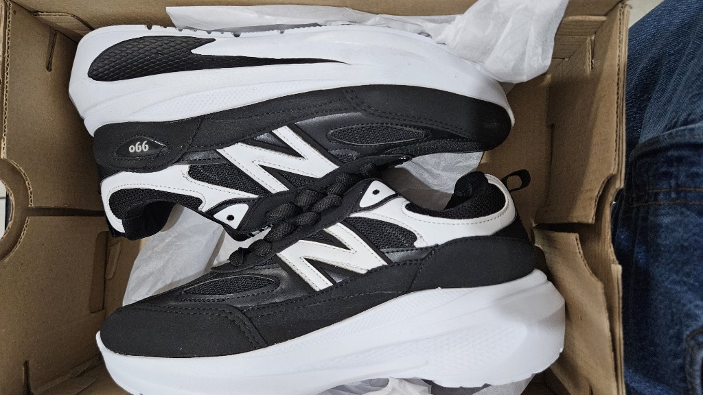NEW BALANCE 990 NEGRO BLANCO #4