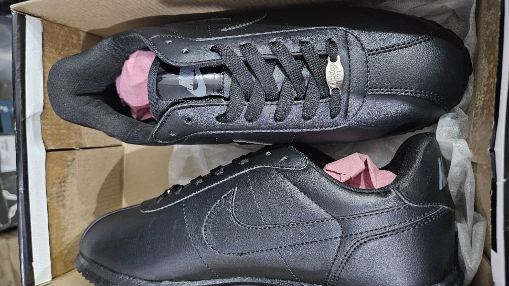 NIKE CORTES NEGROS #6.5