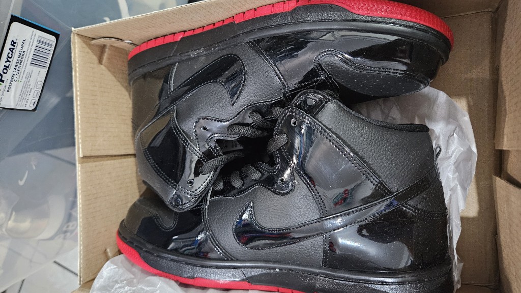 NIKE DUNK NEGRO CHAROL ROJO #7