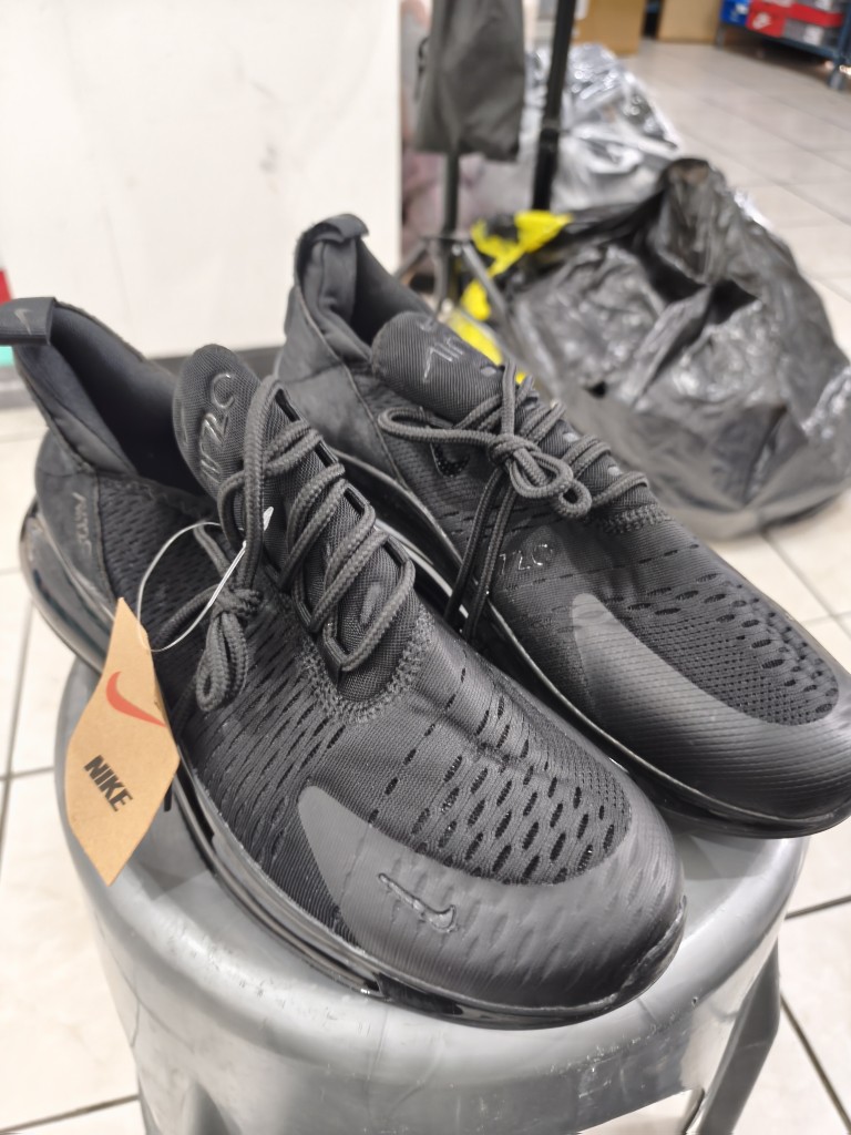 NIKE AIMAX BLACK #4
