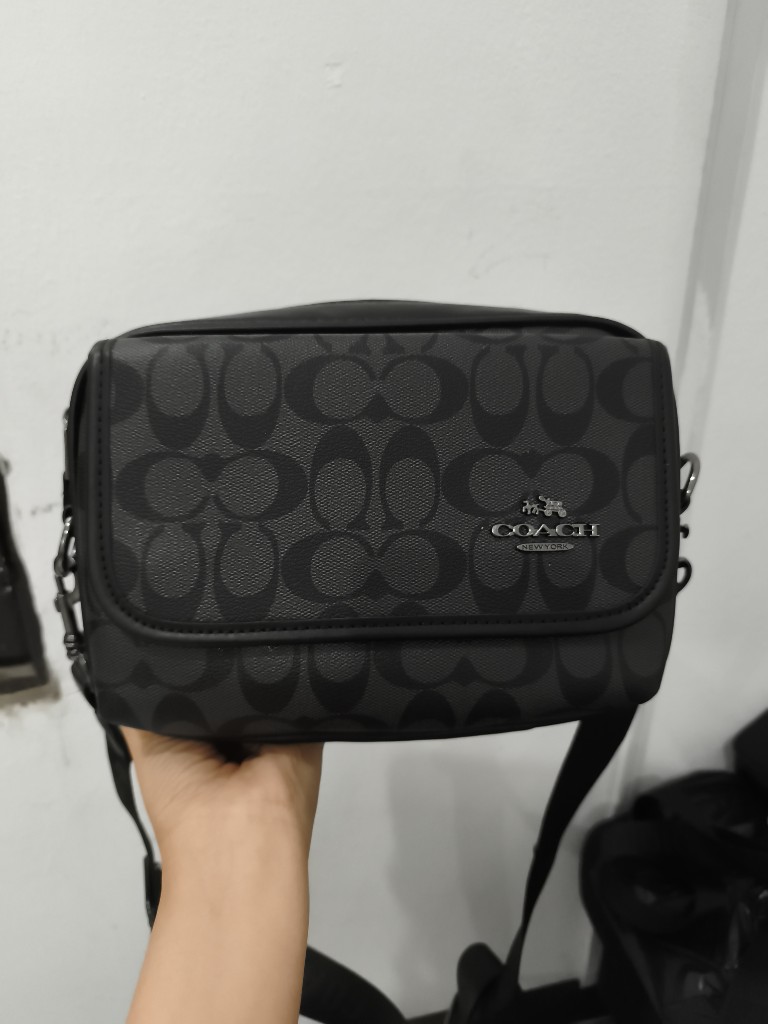 BOLSA COACH NEGRA ZIPER/IMAN