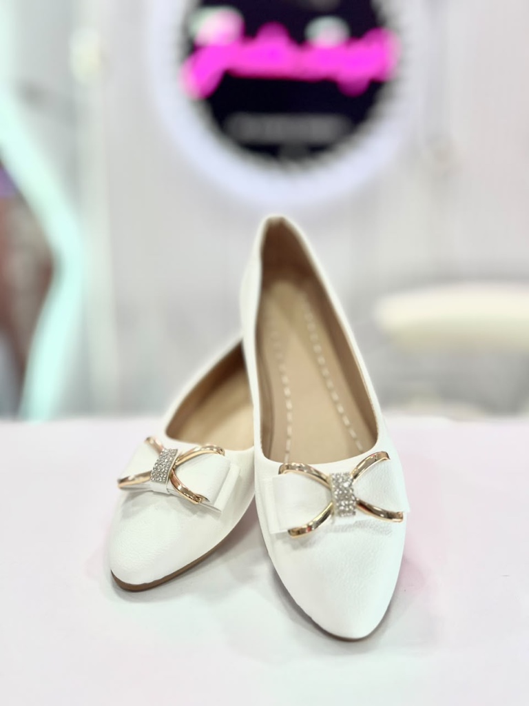 Zapatillas blancas lazo