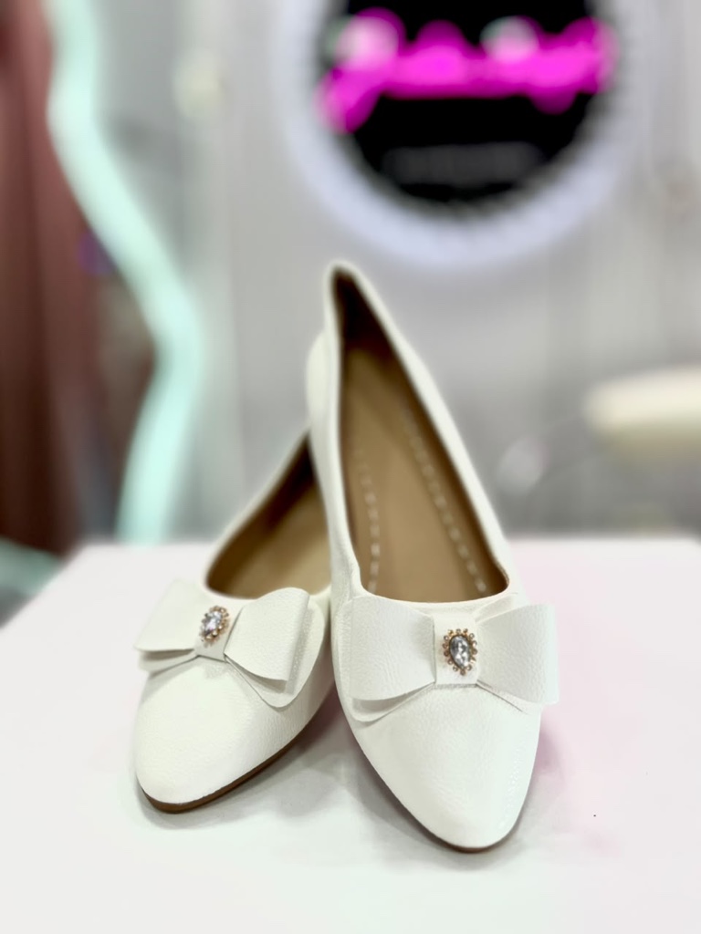 Zapatillas blancas lazo sencillo