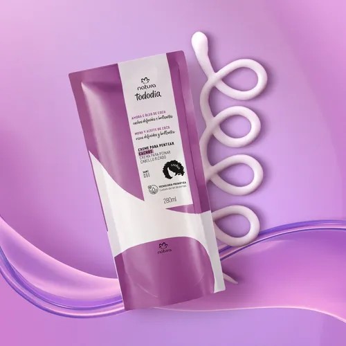 Crema de peinar. Cabello rizado