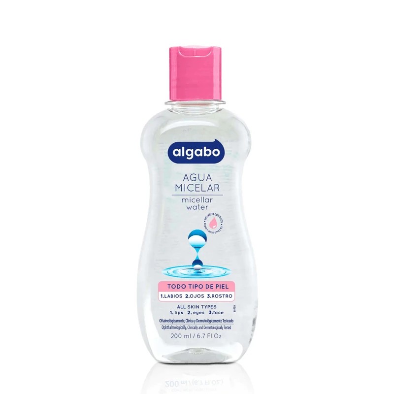 Agua micelar.
