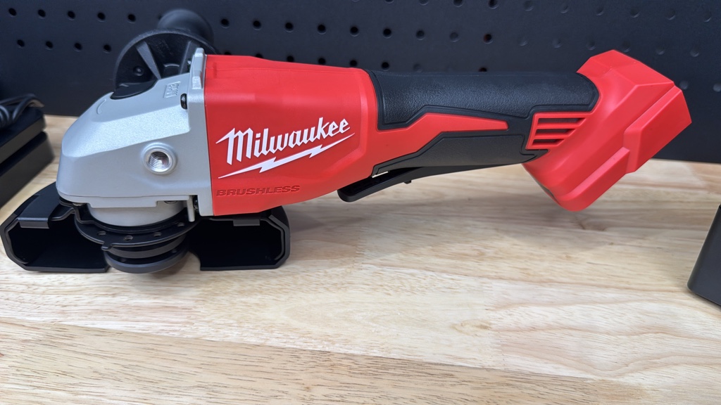 41/2 a 5” grinder Milwaukee 2686-20
