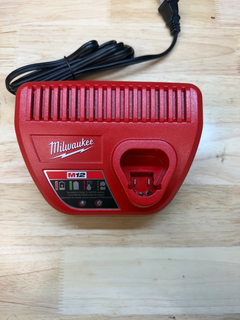 Milwaukee charger m12