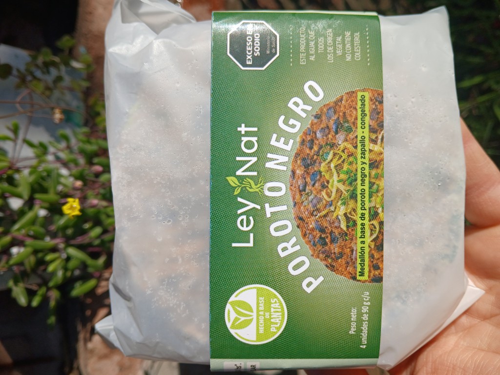 MEDALLÓN DE POROTO NEGRO Y QUINOA