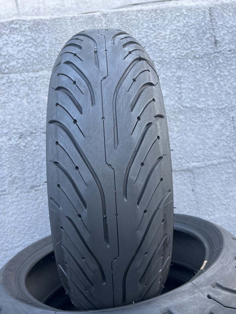 Pilot road 4 180/55/17