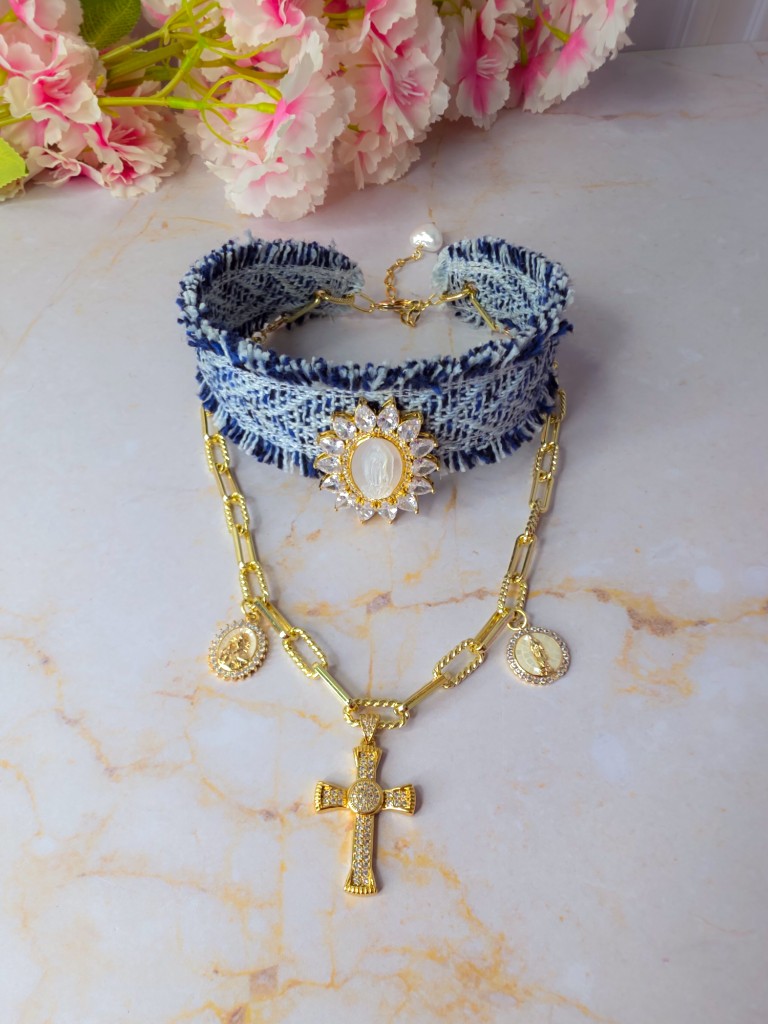 Collar doble medalla nacar virgen de Guadalupe