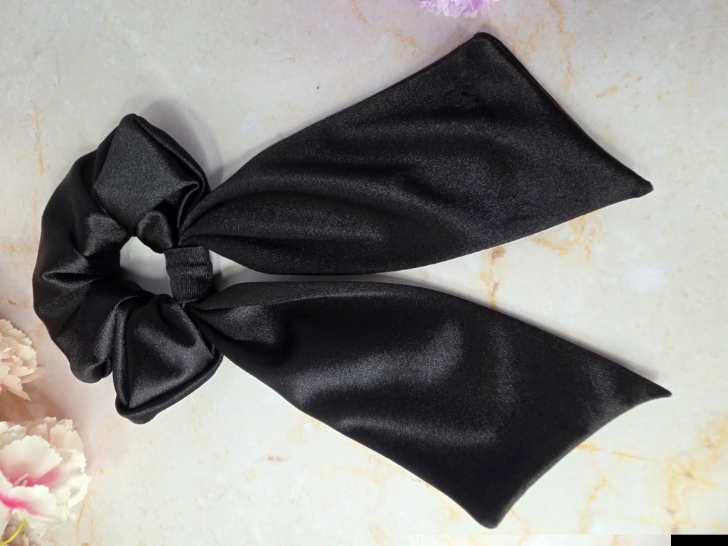 Scrunchie tipo lazo negro satin