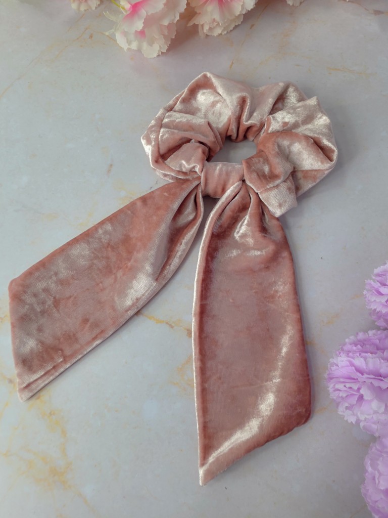 Scrunchie terciopelo rosa palido