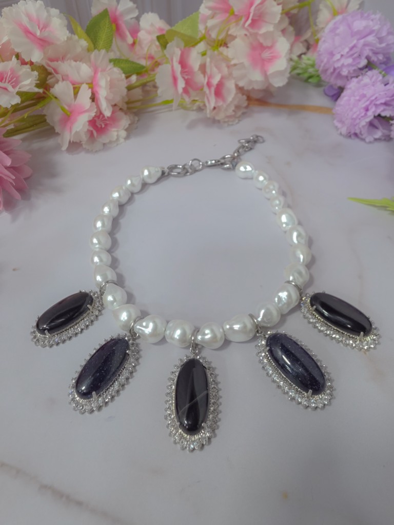 Collar de perlas barroca, piedras lluvia azul media noche con brillantes