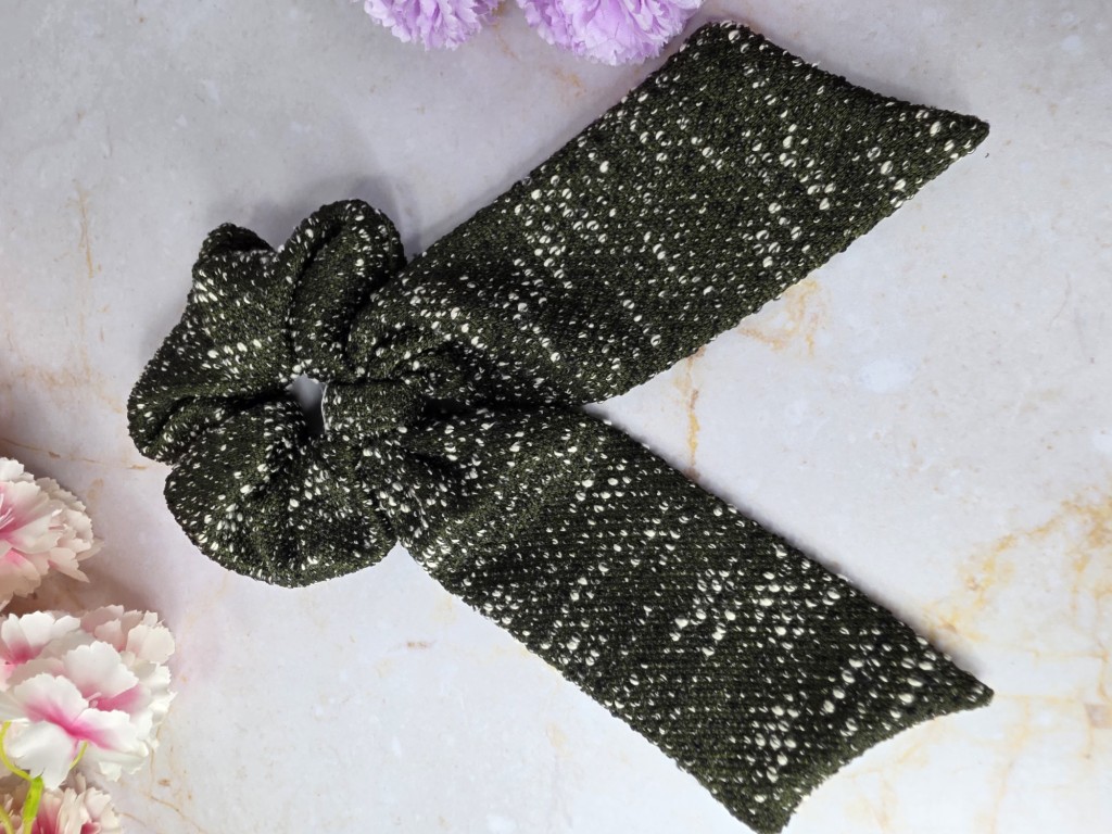 Scrunchie tweed tipo lazo en verde