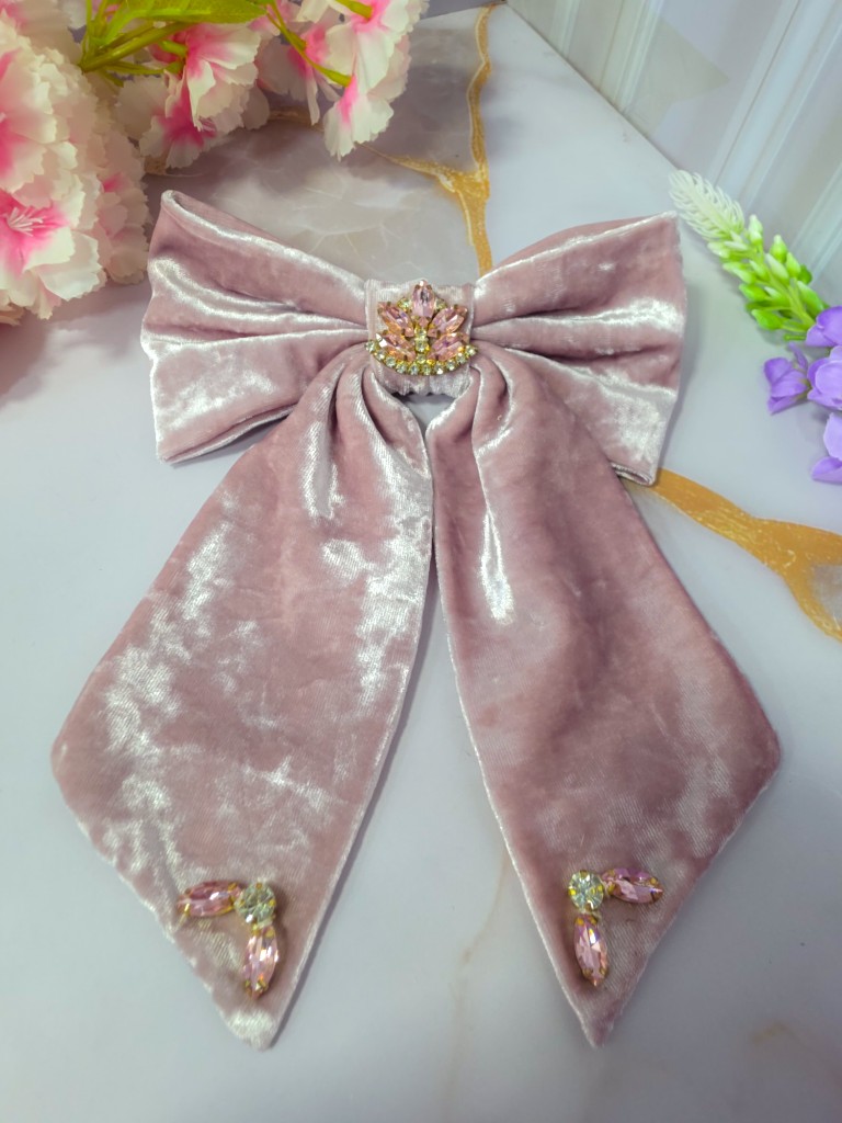 Lazo terciopelo color rosa pálido con apliques dorado y rosado