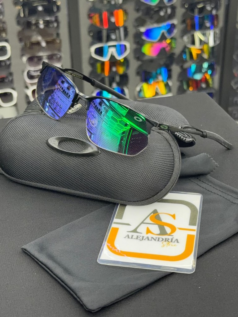 Modelo Oakley wiretap 2.0 #1