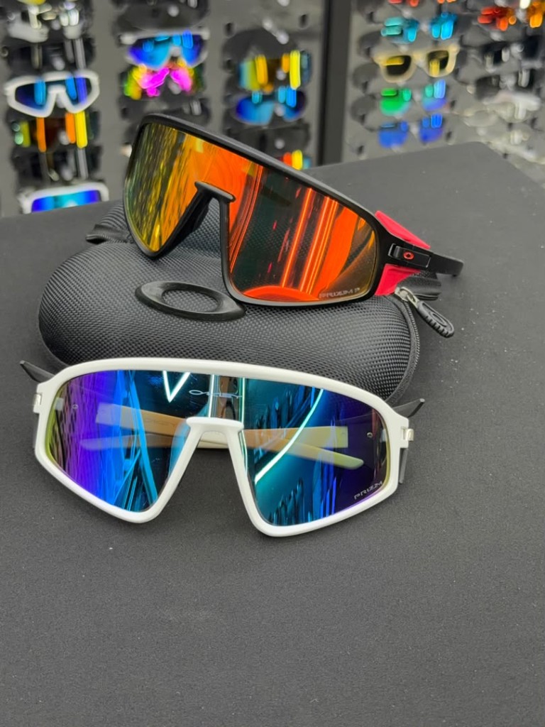 Lentes Oakley  Latch Panel