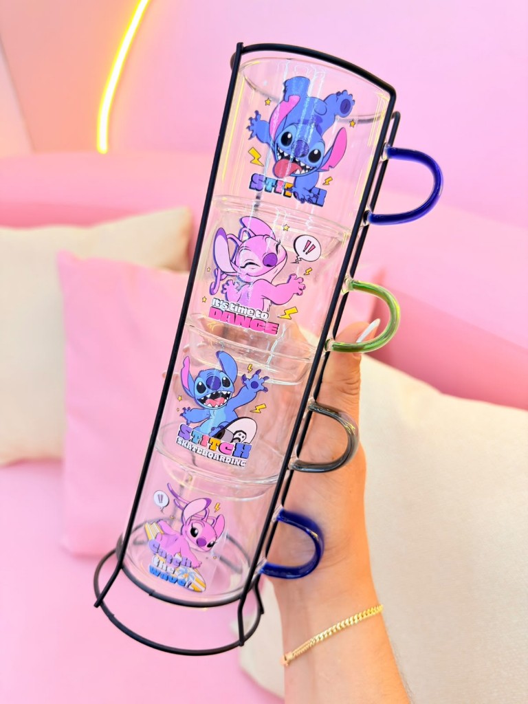 NUEVO Y HERMOSO SET EN TORRE DE POCILLOS EN VIDRIO STITCH 🩵✨
