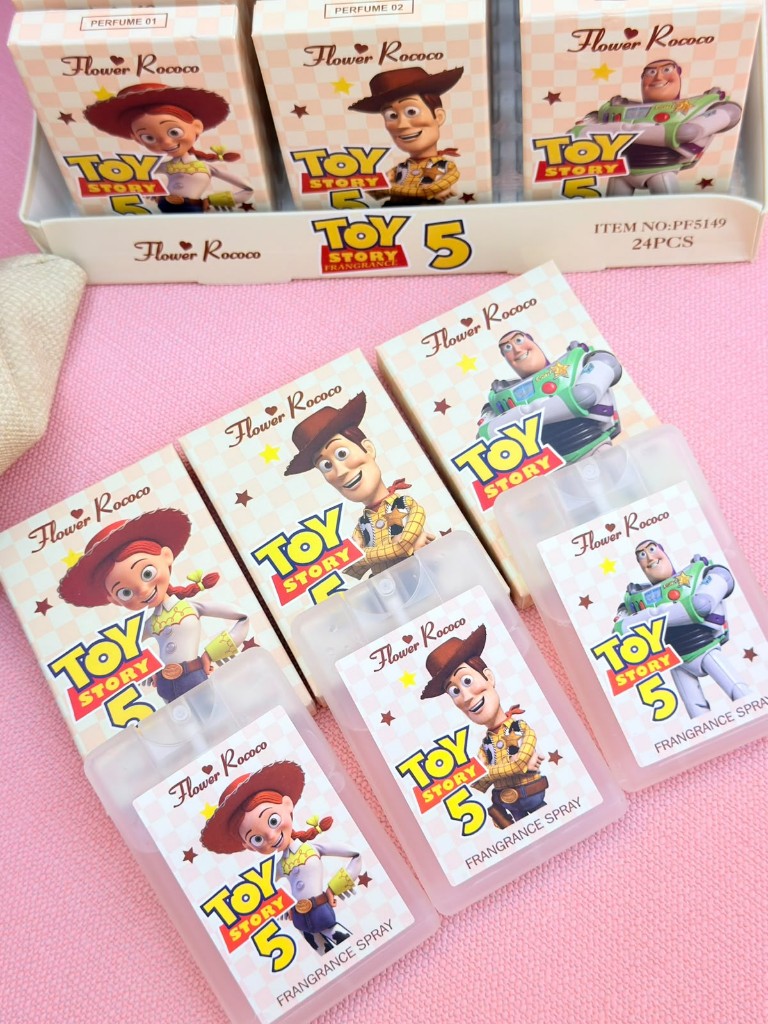 NUEVO Y DELICIOSO PERFUME FLOWER ROCOCO TOY STORY✨️