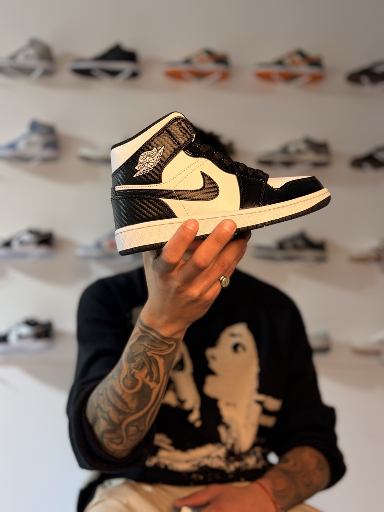 Jordan Retro 1 Carbón
