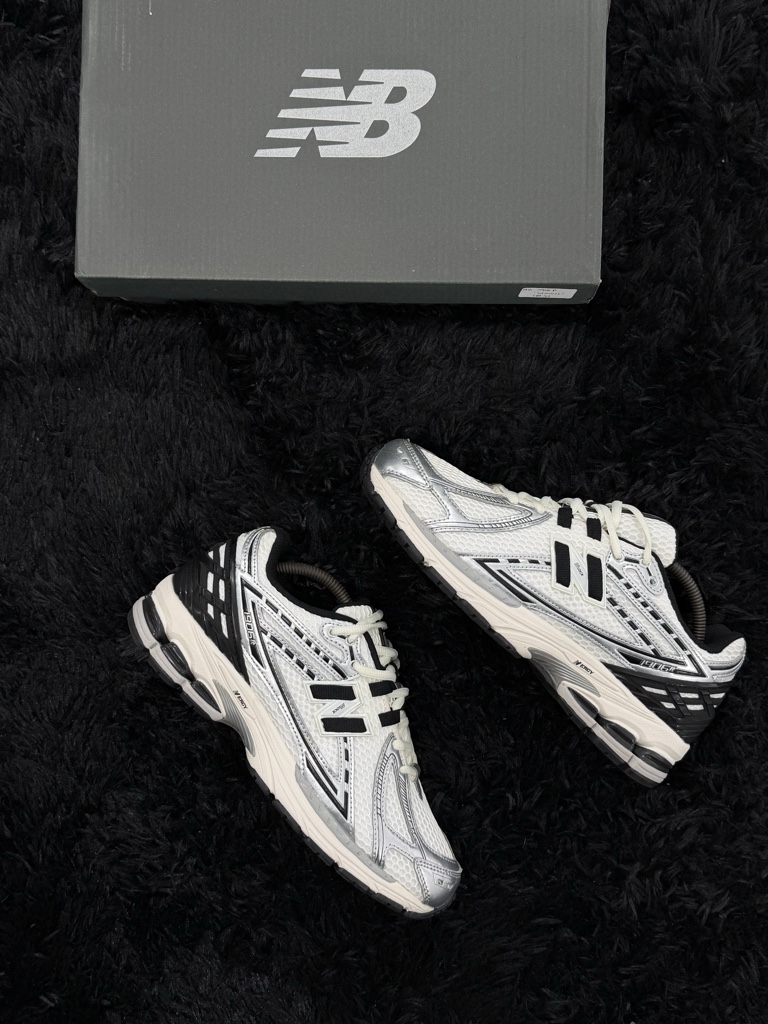 New Balance 1906R