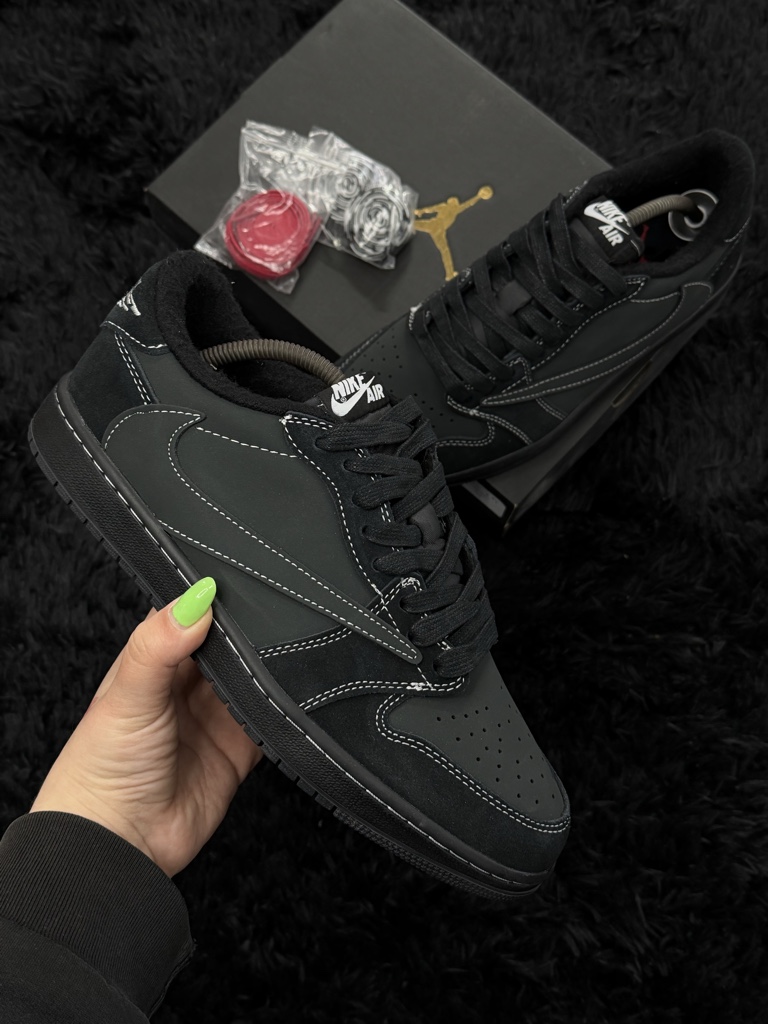 Jordan Low Travis Scott