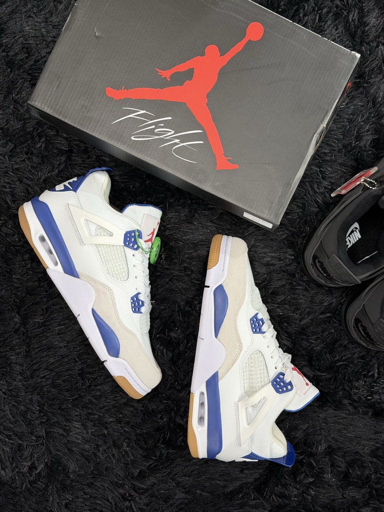Jordan Retro 4 Navi
