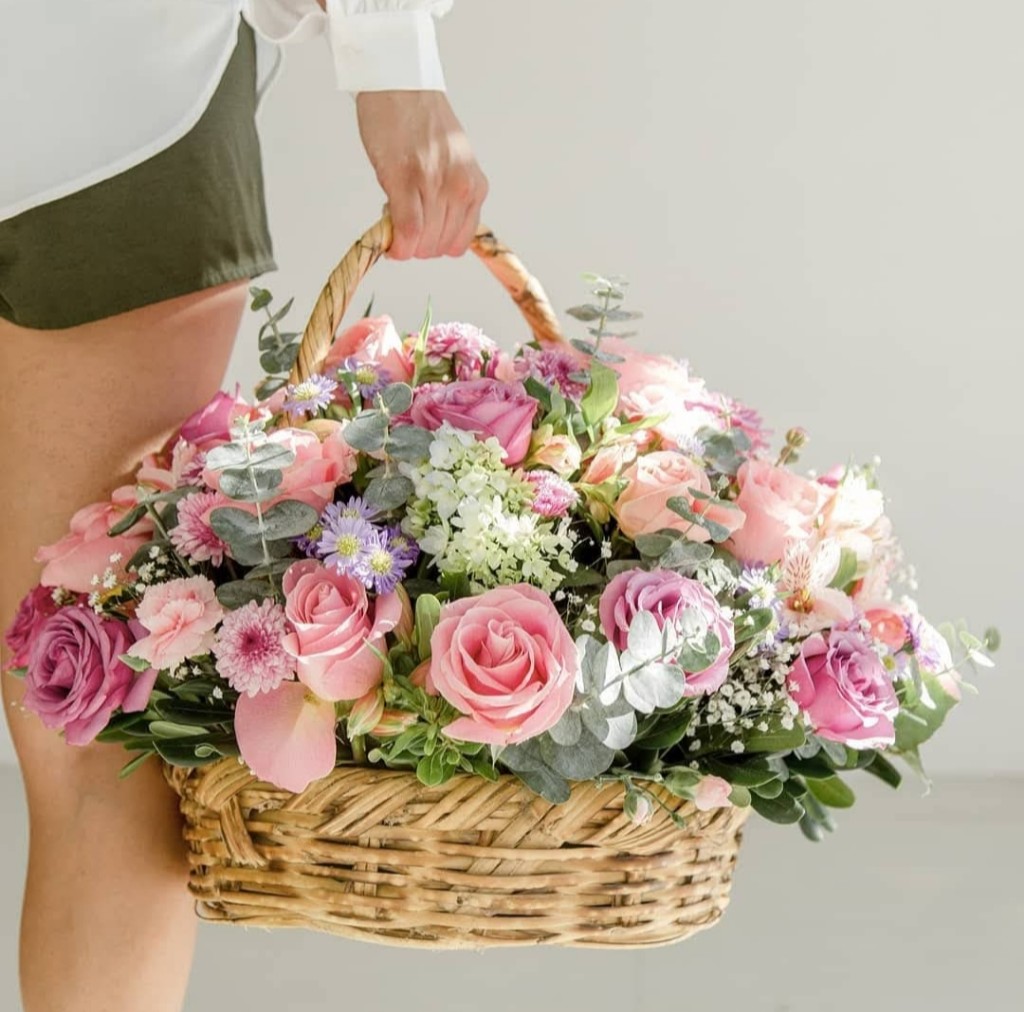 Canasta floral jardín