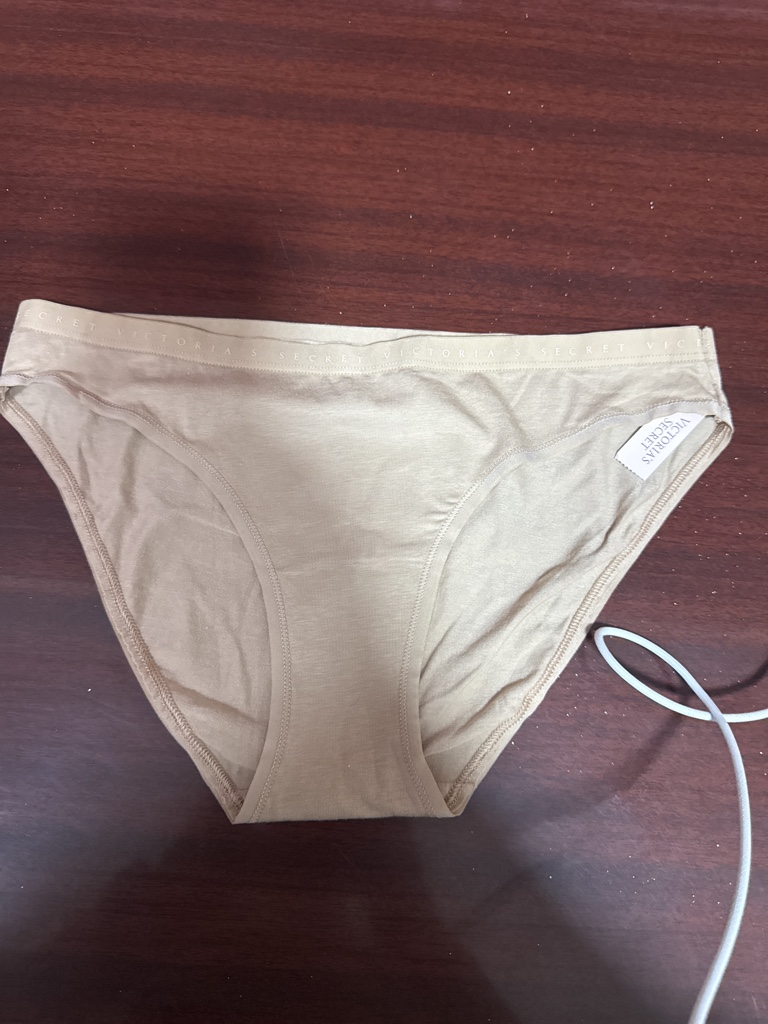 Victoria's Secret beige panty talla M