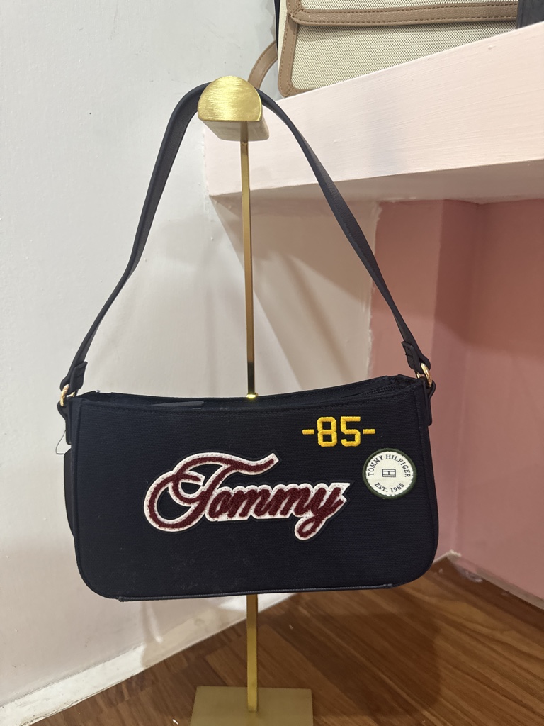 Tommy Hilfiger bolsa azul marino chica tela