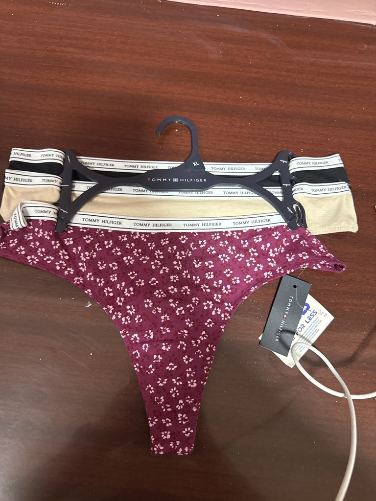 Tommy Hilfiger tanga vino talla XL