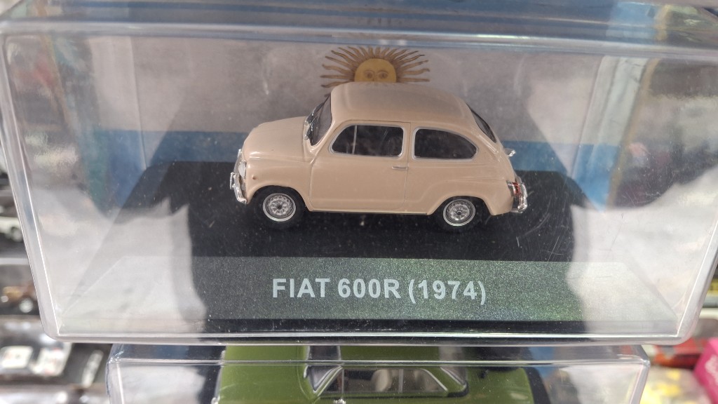 Fiat 600R (1974) Autos Inolvidables 1/43
